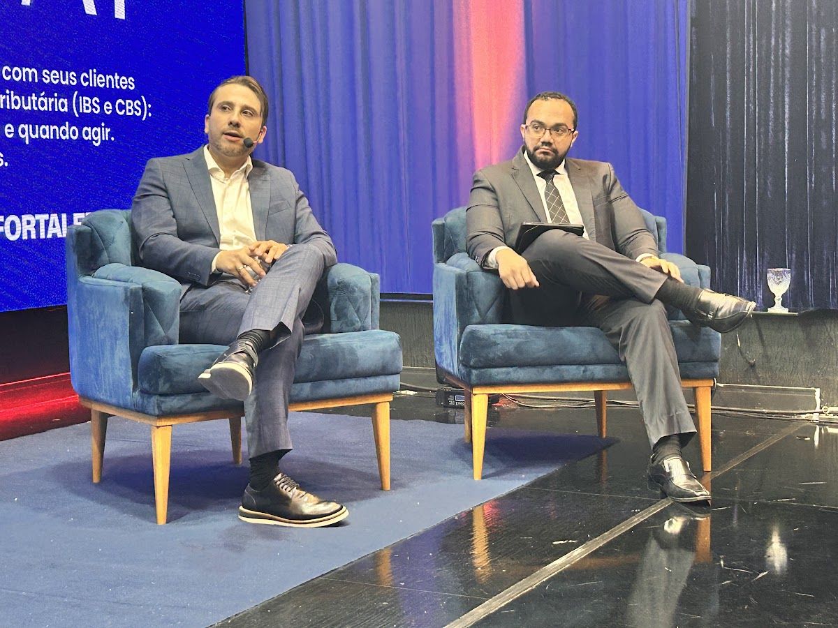 Conversa no palco sobre a Reforma Tributária